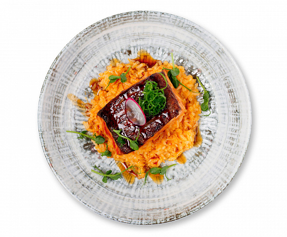 Лосось на подушке из риса  том ям 1